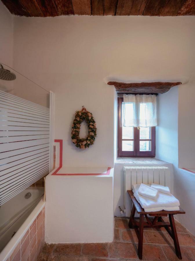 Castello Valenzino Aparthotel Pierantonio Ngoại thất bức ảnh